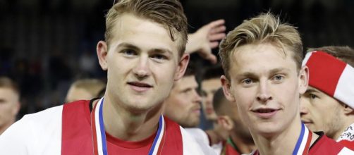 In foto Matthijs de Ligt e Frenkie de Jong all'Ajax.