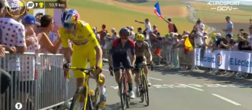 L'attacco di Wout van Aert nella tappa di Calais del Tour de France