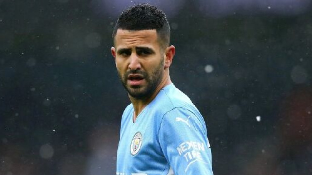 Riyad Mahrez shot de tequila en main et en surpoids, la toile réagit (capture YouTube)