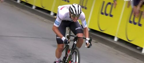 La vittoria di Tadej Pogacar nella tappa di Longwy del Tour de France