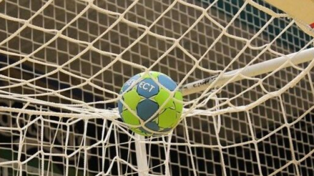 Il girone D del PR degli Europei U20 di pallamano si apre con la vittoria della Germania sull'Italia e il pari tra Islanda e Serbia.