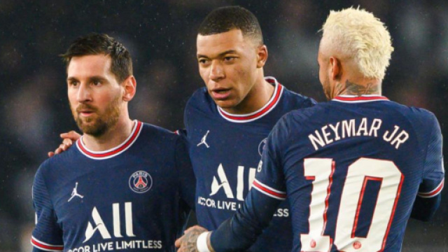 Leo Messi et Kylian Mbappé pas sur la même longueur d'onde concernant Neymar (crédit Twitter).