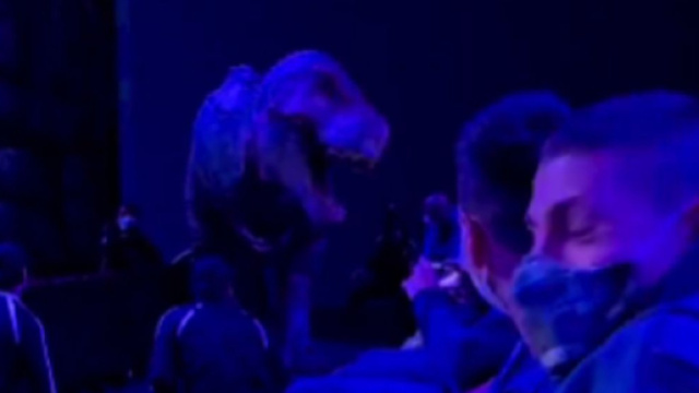 La réaction de Verratti, Messi et Marquinhos face à un Tyrannosaure fait parler (capture YouTube)