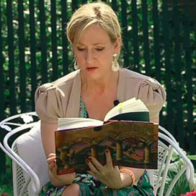 J.K. Rowling ha enviado un mensaje de apoyo apoyo a Salman Rushdie (WikimediaCommons)