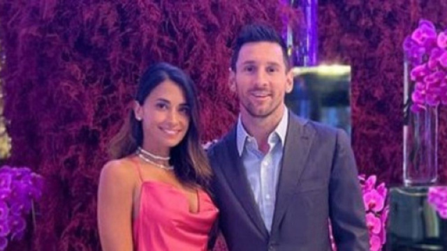 Lionel Messi et sa femme dînent en amoureux à Paris, la tenue d'Antonela fait sensation (capture YouTube)