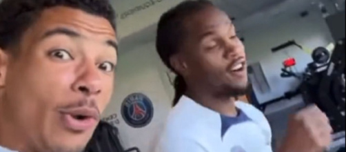PSG : Ekitike et Sanches s’ambiancent sur du Gazo et des paroles 'malaisantes' (capture YouTube)