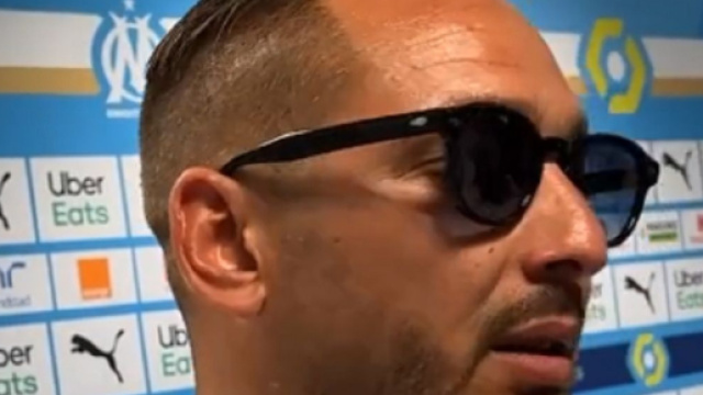 Une photo de Bengous avec le maillot de l'OL fuite et agace les fans marseillais (capture YouTube)