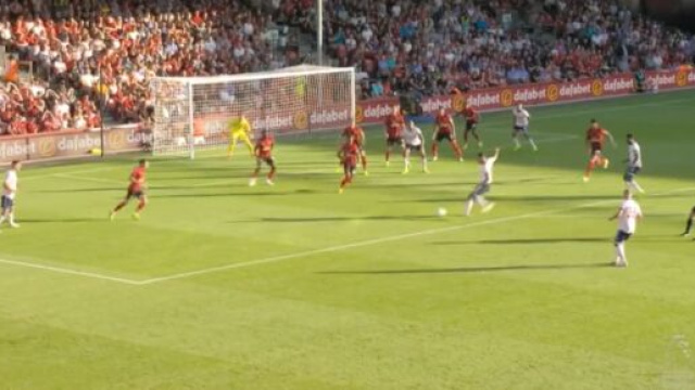 William Saliba en feu avec les couleurs d'Arsenal. (crédit Twitter)