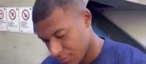 La réaction de Kylian Mbappé quand un fan du Real Madrid l'interpelle (capture Youtube)