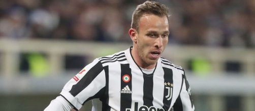 Juventus, Arthur può partire, ipotesi terzino last minute.