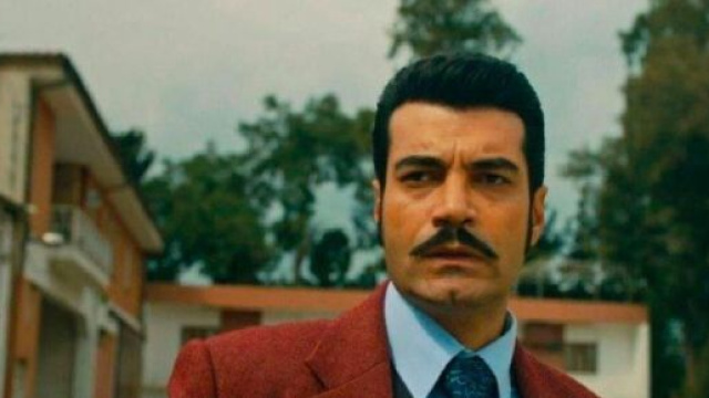 Demir salva la vita del piccolo Adnan.