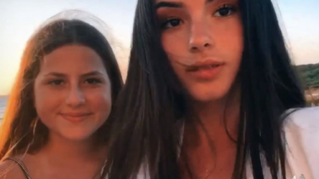 Giulia e Alessia, parla la mamma: &lsquo;Un dolore immenso, erano due ragazze responsabili&rsquo;.