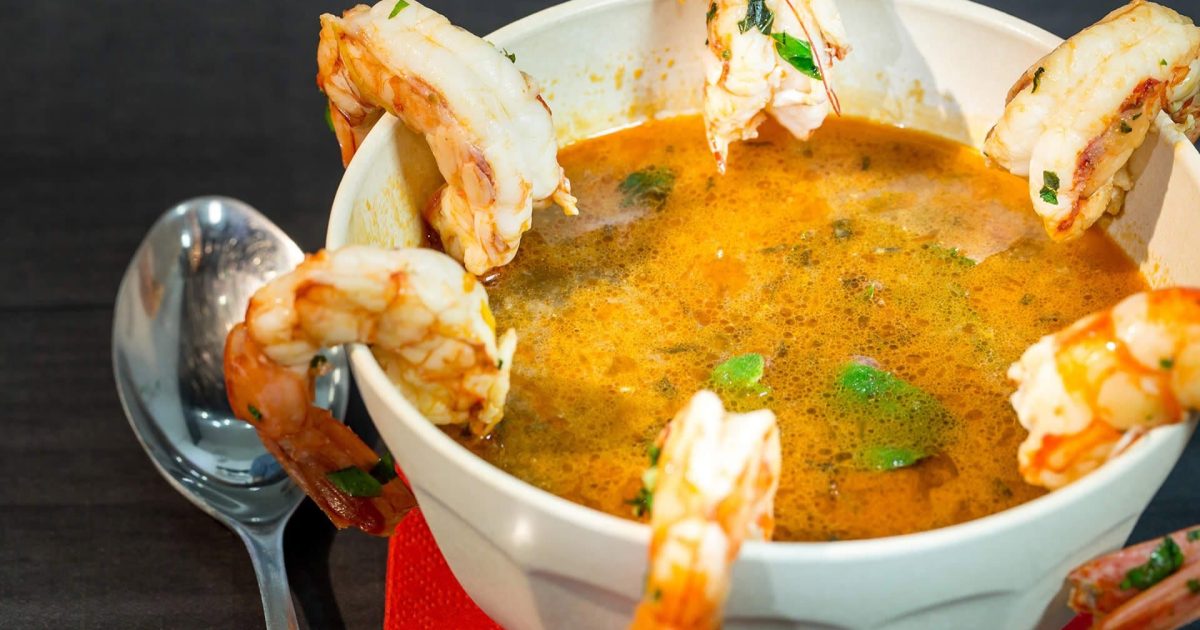 Bisque di gamberi, una zuppa tipica della cucina francese ideale per l