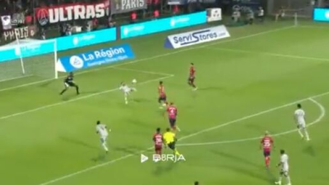 Leo Messi en feu face à Clermont ce samedi soir en Ligue 1 (crédit Twitter)