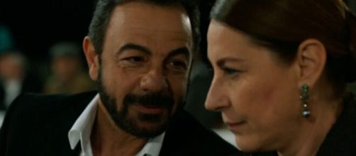 Terra Amara, anticipazioni 1^ serie: Fekeli ama Hunkar ma lei intimidisce Akkaya.