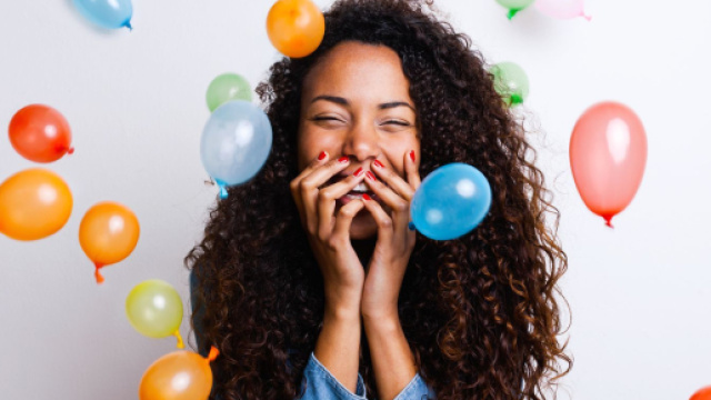 L'oroscopo e posizioni di martedì 9 agosto: successi per Acquario, Ariete in difficoltà.