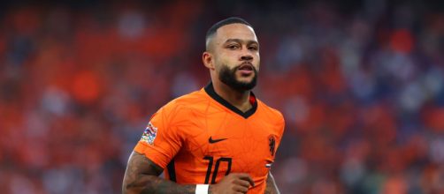 Calciomercato Juve, idea Depay: i bianconeri sarebbero pronti a offrirgli un biennale.