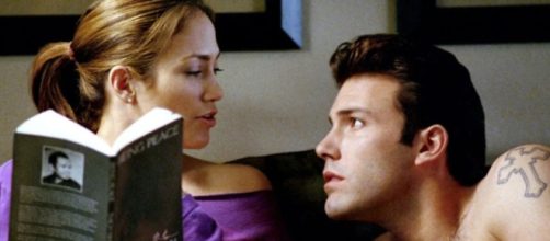 Jennifer López y Ben Affleck tiene la formula para avivar la llama del amor - Captura película Gigli