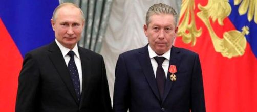 Ravil Maganov junto a Vladimir Putin cuando fue condecorado (Kremlin)