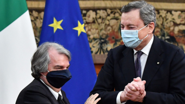 Stipendi Pa, cedolino ottobre 2022 con arretrati fino a 3.000 euro, infermieri 4.736€.