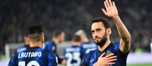 Calhanoglu potrebbe lasciare l'Inter.