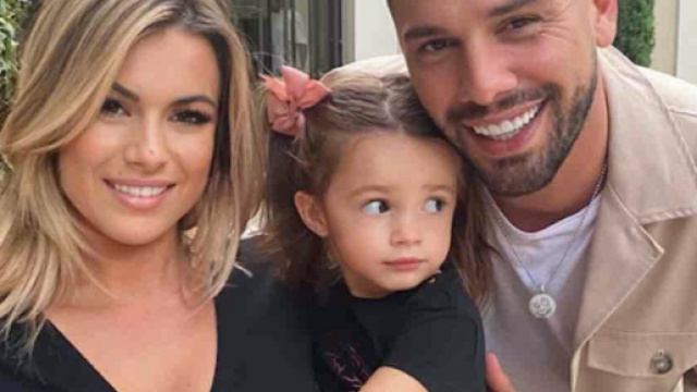 Carla Moreau et Kevin Guedj mariés : pourquoi Maeva Ghennam n'a ... - voici.fr