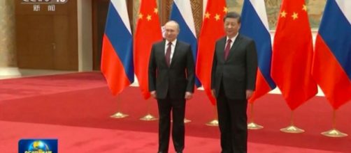 Putin y Xi Jinping se reúnen en Uzbekistán (Captura de pantalla de CCTV)