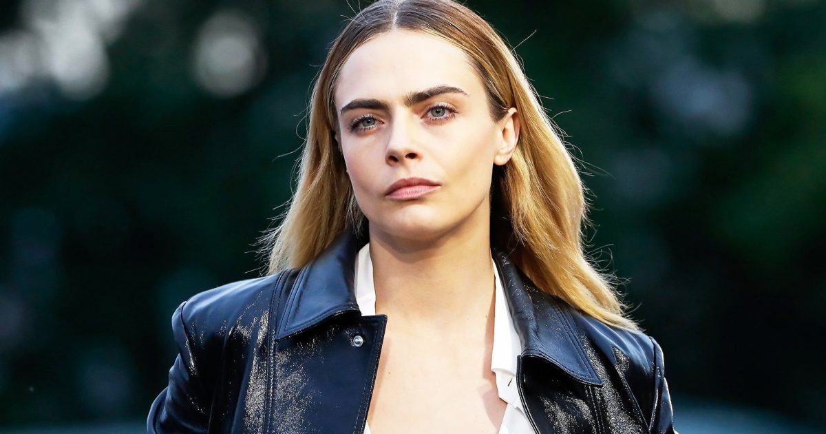 Cara Delevingne é vista agindo de forma descontrolada e familiares