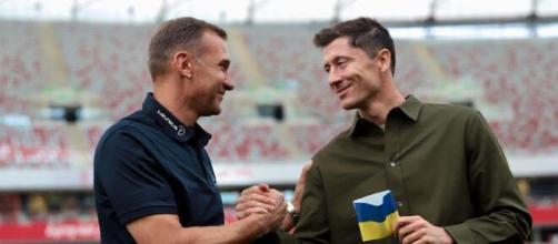 Coupe du monde: Lewandowski soutiendra l'Ukraine, l'échange avec Shevchenko divise (capture YouTube)