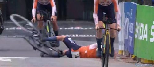 La caduta di Annemiek Van Vleuten ai Mondiali di ciclismo.