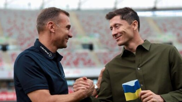 Coupe du monde: Lewandowski soutiendra l'Ukraine, l'échange avec Shevchenko divise (capture YouTube)