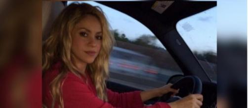 Shakira concede su primera entrevista a la revista Elle (RR. SS.)