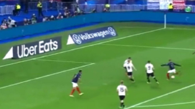 France - Autriche : chevauch&eacute;e et frappe crois&eacute;e, le but d'Mbapp&eacute; retourne Twitter (capture YouTube)