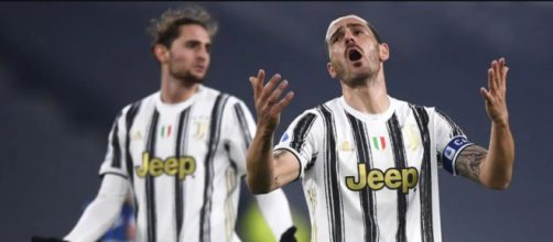 Bonucci, Rabiot ed altri calciatori della Juventus rischierebbero il posto per i rossi in bilancio della società bianconera