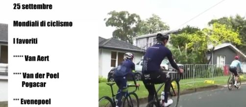 Tadej Pogacar in ricognizione sul percorso dei Mondiali di ciclismo