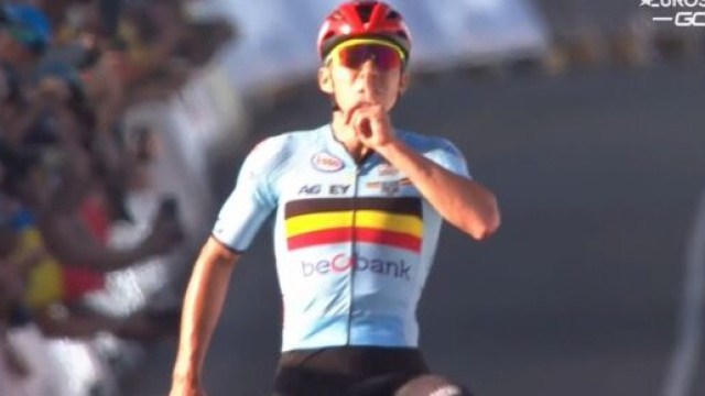 Remco Evenepoel vince i Campionati Mondiali di ciclismo di Wollongong.