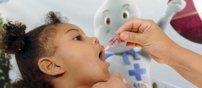 Volta da poliomielite obriga Ministério da Saúde a prorrogar campanha de vacinação