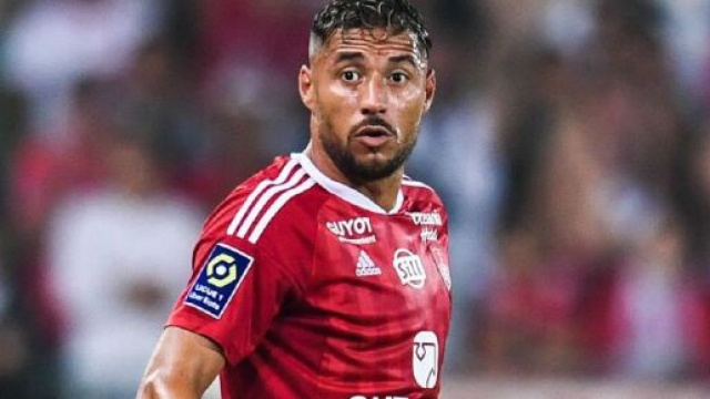 Maison saccagée, cousin imposteur, Youcef Belaïli fait vivre un calvaire au Stade Brestois (capture YouTube)