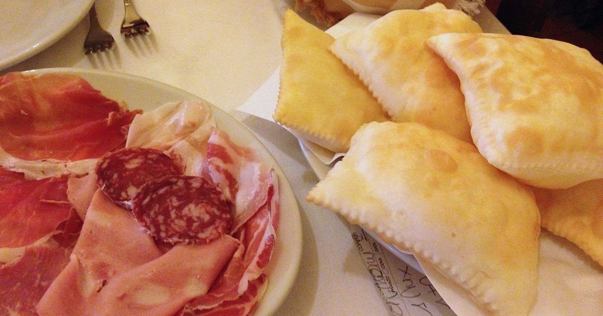 Ricetta Gnocco fritto un tradizionale antipasto tipico dell'Emilia Romagna