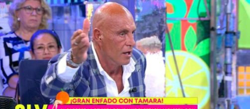 El colaborador criticó que 'El programa de Ana Rosa' y 'Ya es mediodía' silenciaran la exclusiva de 'Sálvame' (Captura de pantalla de Telecinco)