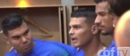 Le regard noir de Casemiro envers Thiago Silva fait le buzz (capture YouTube)