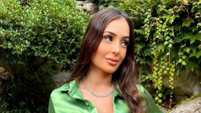 Léa Mary opérée de la mâchoire, elle rencontre des complications et son ex Sebydaddy pète un câble à l'hôpital.