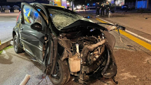 Lo scontro mortale fra due auto avvenuto a Treviso è costato la vita a un 43enne.