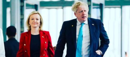 Boris Jonhson y Liz Truss acudirán a Balmoral este martes para el traspaso de poderes (Instagram, elizabeth.truss.mp)