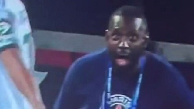 La r&eacute;action d'un fan devant les dribbles de Neymar fait le buzz (capture YouTube)