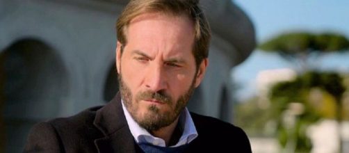 Un posto al sole, anticipazioni gennaio: Clara trova i gioielli, Alberto la aggredisce.