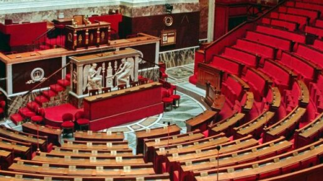 Francia, la riforma per l'aumento dell'et&agrave; pensionabile verr&agrave; varata il 23 gennaio.