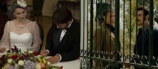 Terra amara, episodi 3ª stagione: Sabahattin sposa Julide, Hunkar ripudia il figlio.
