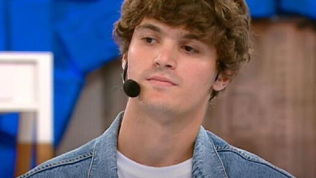 Amici, la sorella di NDG smentisce alcune teorie del web sulla notte di Capodanno.