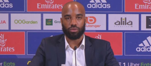 Lacazette pas vraiment concerné par le classement de l'OL. (screenshot Twitter - @InsideGones)